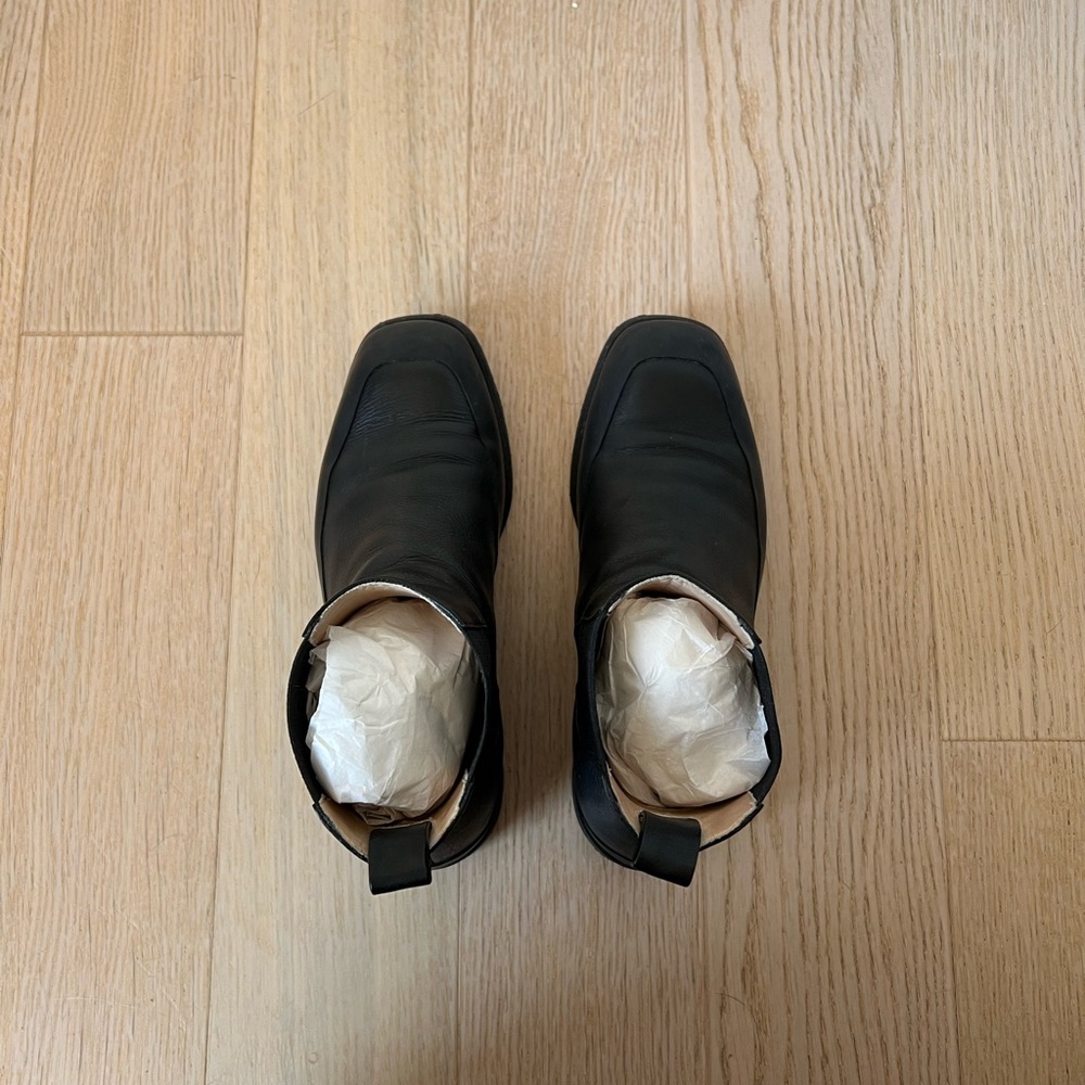 The Row Chelsea Boots - Picture 6 of 9